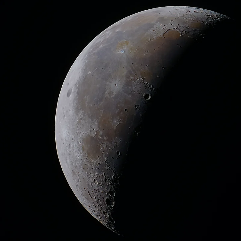 A shot of the moon